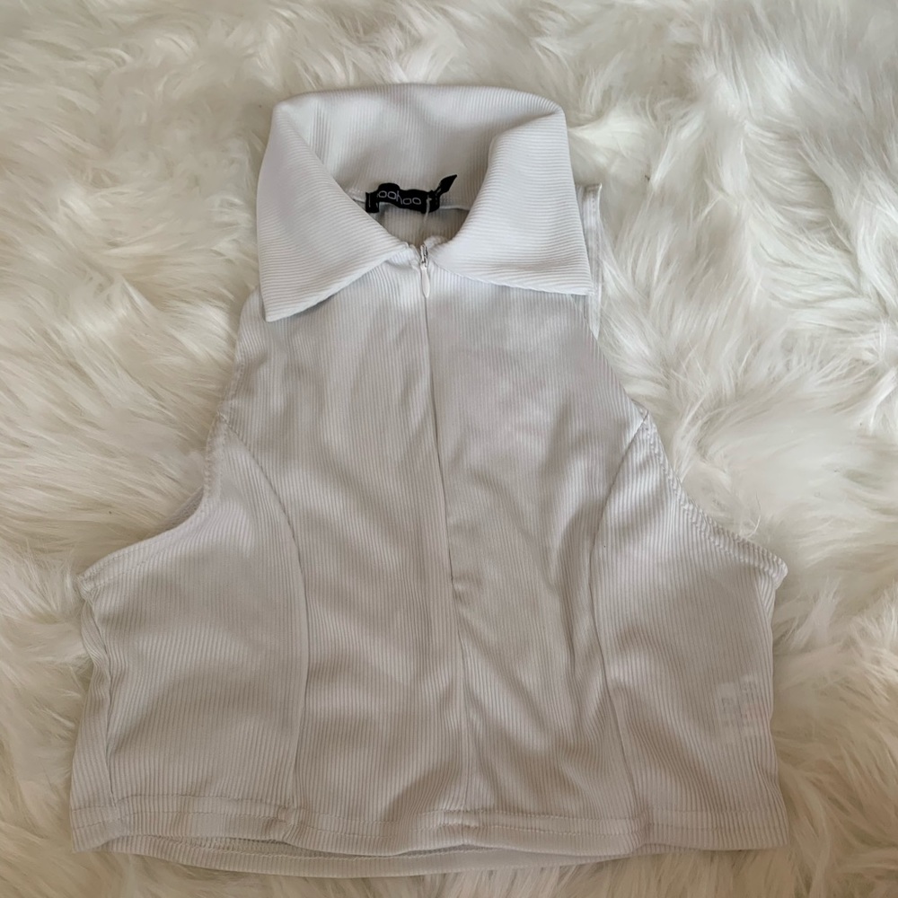 White crop top with color